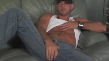 Girth Brooks jerks off