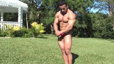 Guys in gym