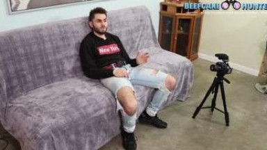 Hot young hunk gets blown