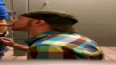 Deepthroat BJ in public tiolet