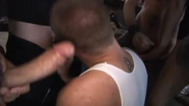 Blowbang orgy