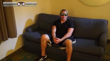 Heavy str8 dude fucks and gets blown