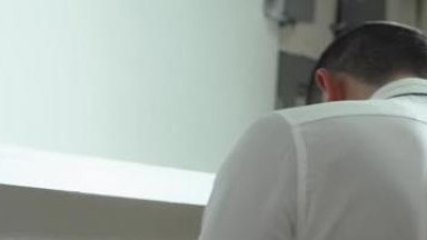 Hot shoe sales consultant