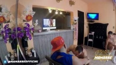 latinos in barbershop