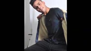 Seducing the photographer