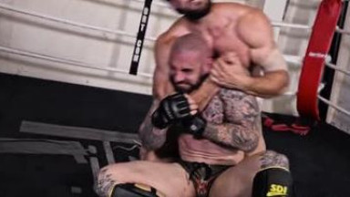 Musclebeast VS Axel Reed