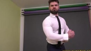 StrongMAN posing
