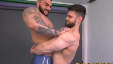 Muscle home flex and wrestle