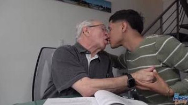 Old professor fucks student