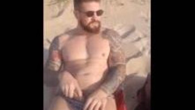 Masturbation On The public Beach