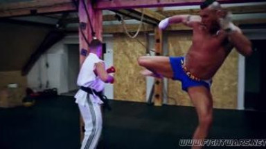 Turner vs Yuri - Fight Wars