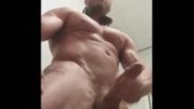 straight muscle guy jerking off